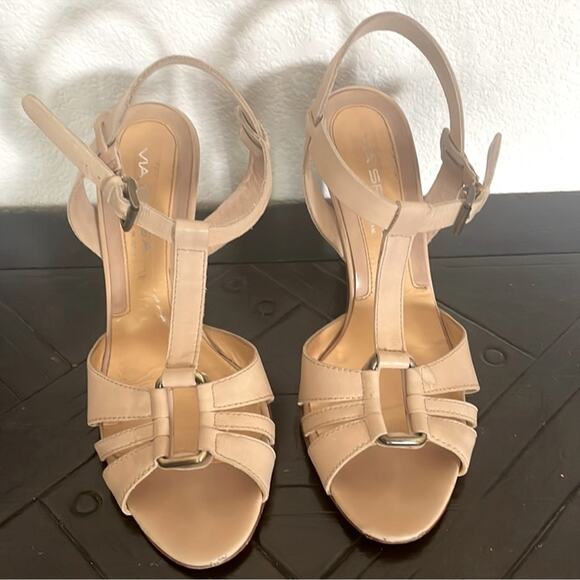 Vía Espiga Heels - Picture 1 of 14